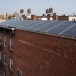instalacja solarna na budynku mieszkalnym  