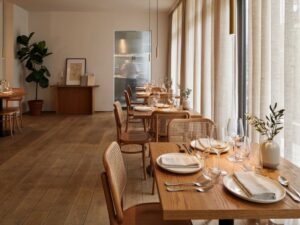stylowe oświetlenie w restauracji  